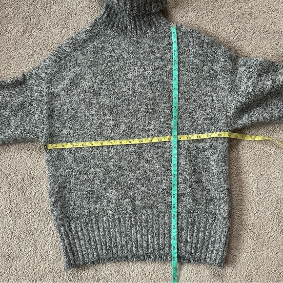 ZARA Marled Gray Turtleneck Knit Long Sleeve Fuzzy Cozy Sweater S - Picture 8 of 9